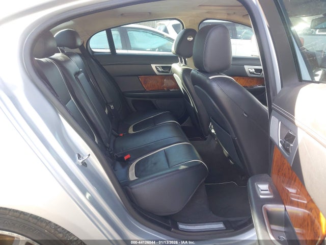 2015 JAGUAR XF SAJWJ0FF5F8U52816 Photo 7