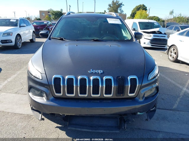 1C4PJLCS7GW171054 Jeep Cherokee Latitude