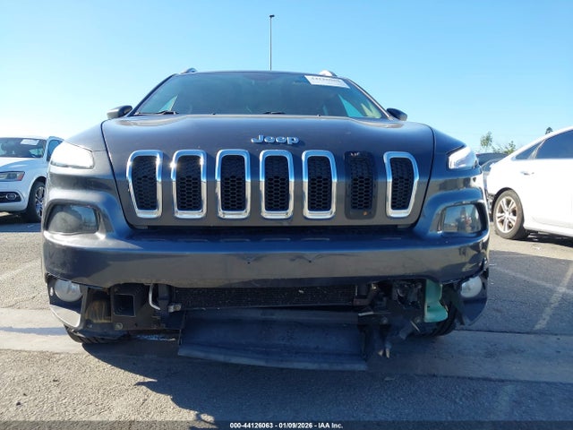1C4PJLCS7GW171054 Jeep Cherokee Latitude