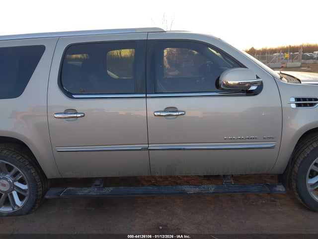 Продаж на аукціоні авто 2014 Cadillac Escalade Esv Platinum Edition, vin: 1GYS4KEF6ER160760, номер лоту: 44126106