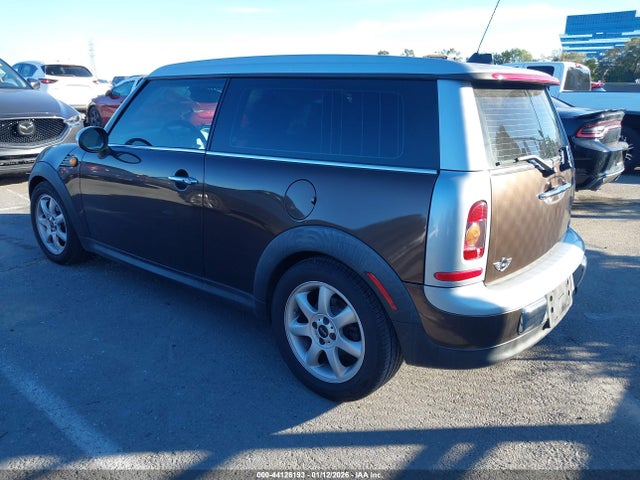 2009 MINI COOPER CLUBMAN WMWML33529TX35461 Photo 2