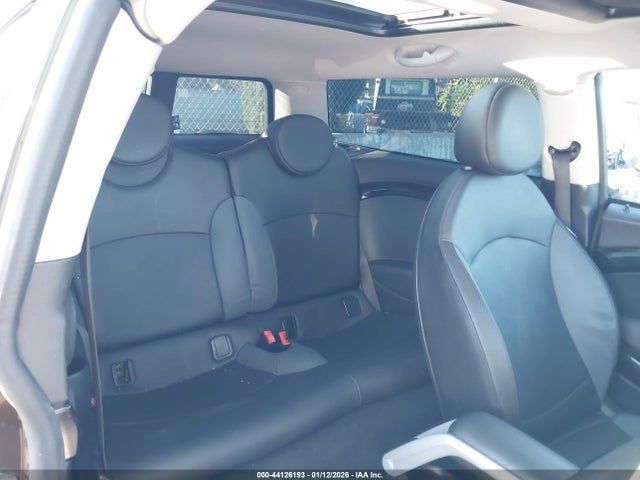 2009 MINI COOPER CLUBMAN WMWML33529TX35461 Photo 7