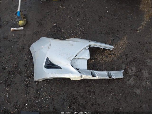 2T1BURHE8JC064022 Toyota COROLLA LE