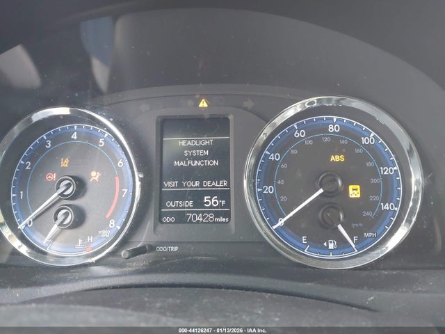 2T1BURHE8JC064022 Toyota COROLLA LE
