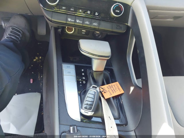 KMHLM4AG6MU196556 Hyundai ELANTRA SEL