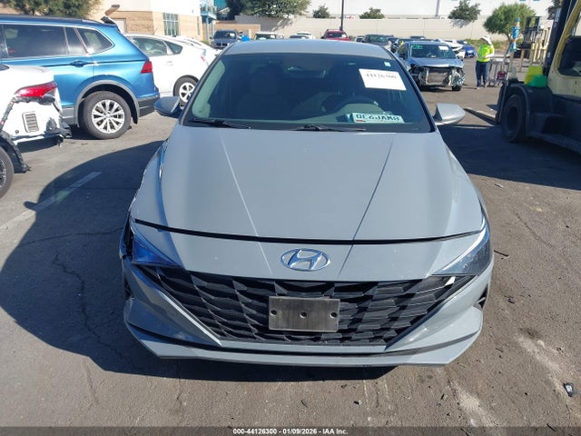 KMHLM4AG6MU196556 Hyundai ELANTRA SEL