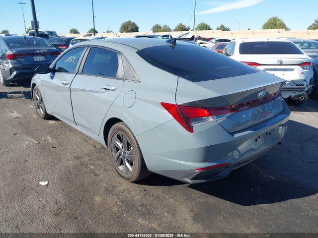 KMHLM4AG6MU196556 Hyundai ELANTRA SEL