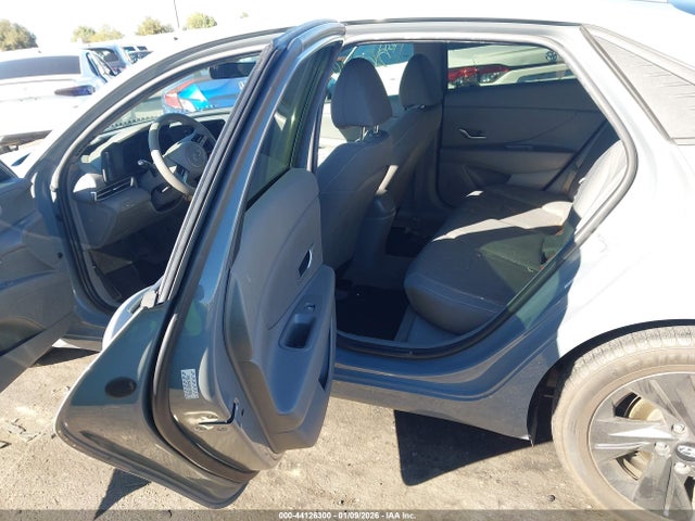 KMHLM4AG6MU196556 Hyundai ELANTRA SEL