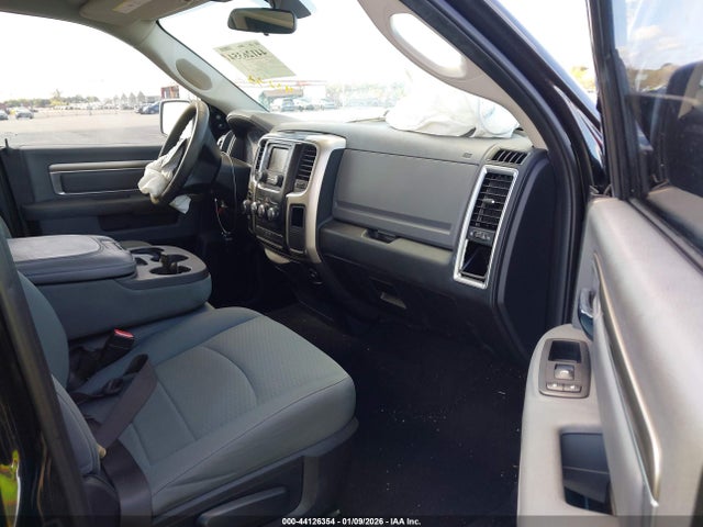 2017 Ram 1500 Slt  4x2 6'4 Box მანქანა იყიდება აუქციონზე, vin: 1C6RR6GG1HS651115, აუქციონის ნომერი: 44126354