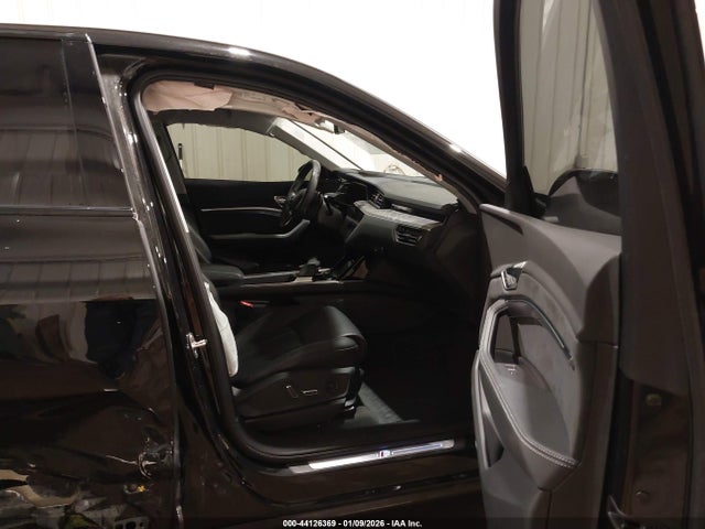 2022 AUDI E-TRON SPORTBACK WA13ABGE5NB044055 Photo 4