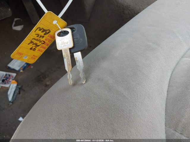 1999 FORD CROWN VICTORIA 2FAFP73W4XX136437 Photo 10