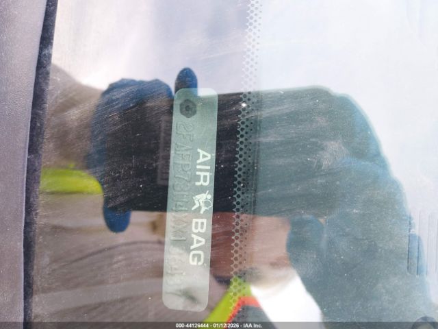 1999 FORD CROWN VICTORIA 2FAFP73W4XX136437 Photo 8