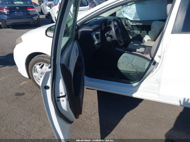 Toyota COROLLA LE 2016 5YFBURHE2GP499708 Image 5