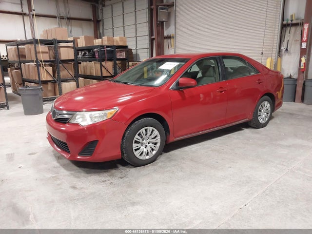 44126478 :رقم المزاد ، 4T1BF1FK1CU517757 vin ، 2012 Toyota Camry Le مزاد بيع
