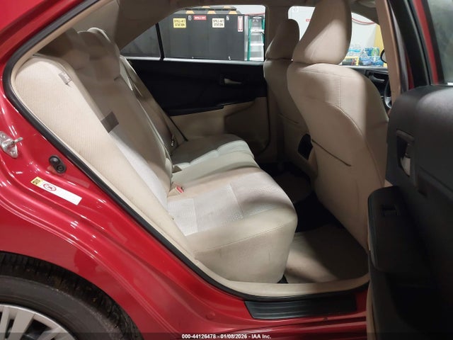 44126478 :رقم المزاد ، 4T1BF1FK1CU517757 vin ، 2012 Toyota Camry Le مزاد بيع