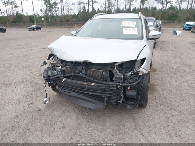 Продаж на аукціоні авто 2018 Nissan Rogue Sv, vin: KNMAT2MT4JP552301, номер лоту: 44126490