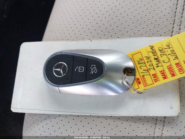 W1KAF4GB2RR172384 Mercedes-Benz C 300