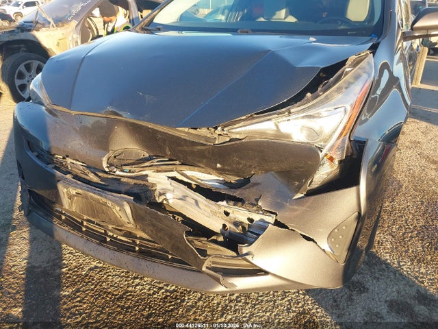 JTDKARFU6G3009914 Toyota Prius Three