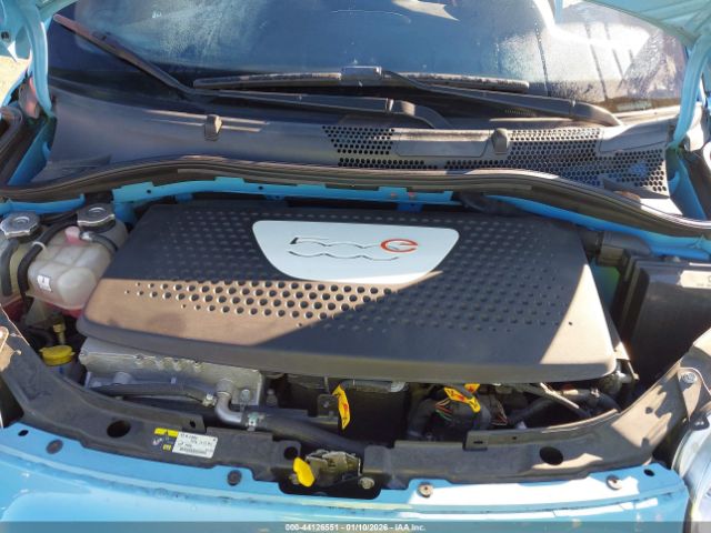 2016 FIAT 500E 3C3CFFGE7GT221984 Photo 9