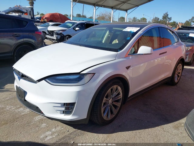 2016 TESLA MODEL X 5YJXCBE25GF010160 Photo 1