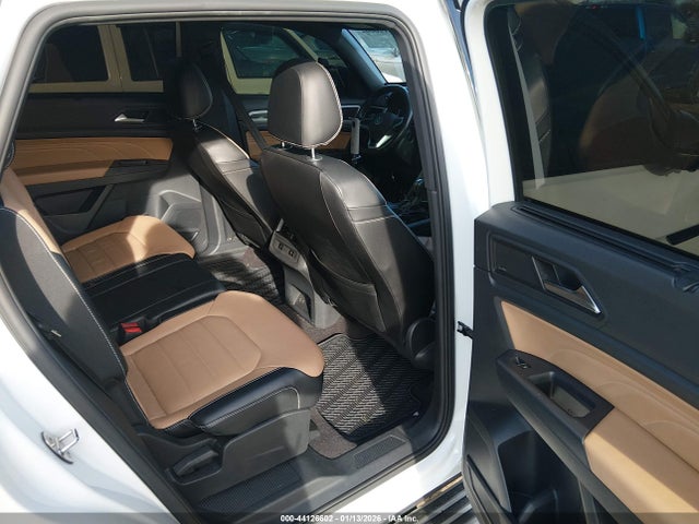 2021 Volkswagen Atlas Cross Sport 3.6l V6 Sel Premium R-line მანქანა იყიდება აუქციონზე, vin: 1V2FE2CA2MC228077, აუქციონის ნომერი: 44126602