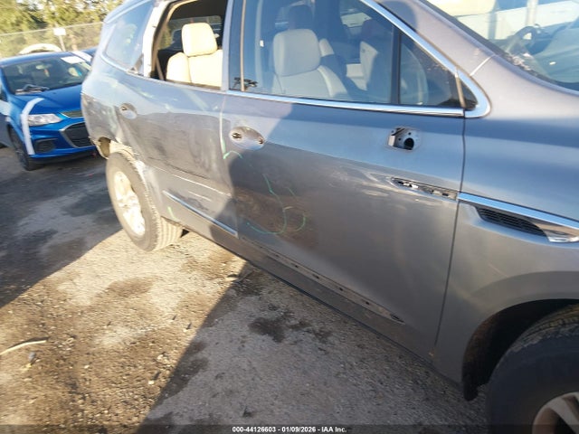 5GAERBKW2JJ202005 Buick Enclave Essence
