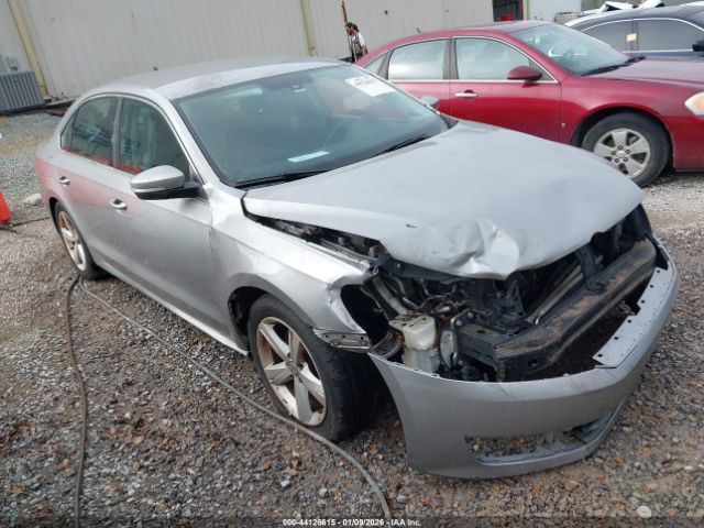 2014 VOLKSWAGEN PASSAT 1VWBP7A32EC005502