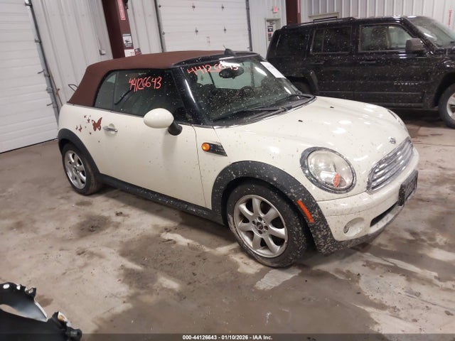 2009 MINI COOPER WMWMR33569TU96740 Photo 0