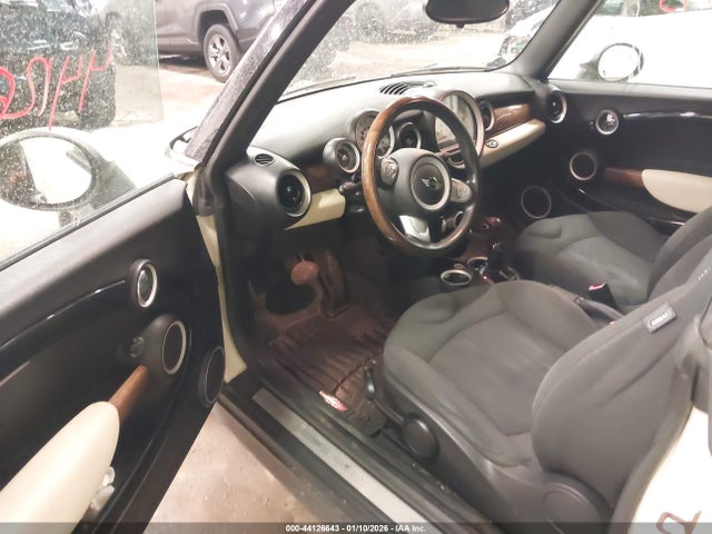 2009 MINI COOPER WMWMR33569TU96740 Photo 4