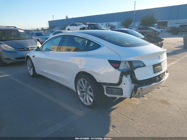 2019 TESLA MODEL 3 5YJ3E1EA3KF417560 Photo 2