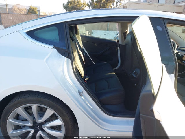2019 TESLA MODEL 3 5YJ3E1EA3KF417560 Photo 7