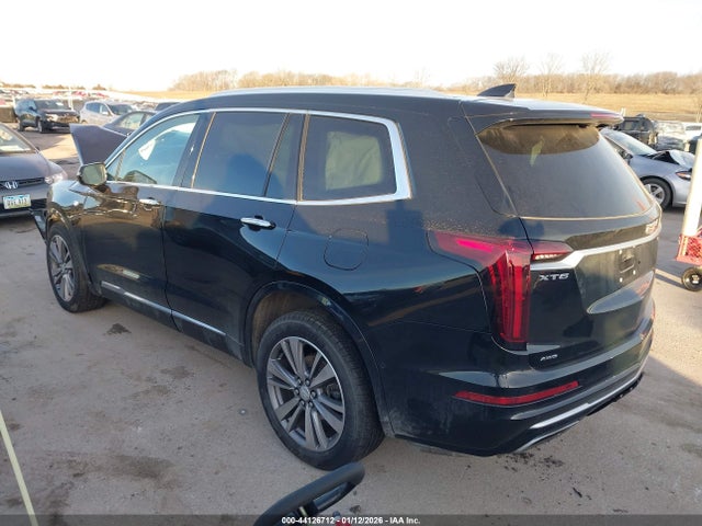 2021 CADILLAC XT6 1GYKPFRS7MZ103343 Photo 2