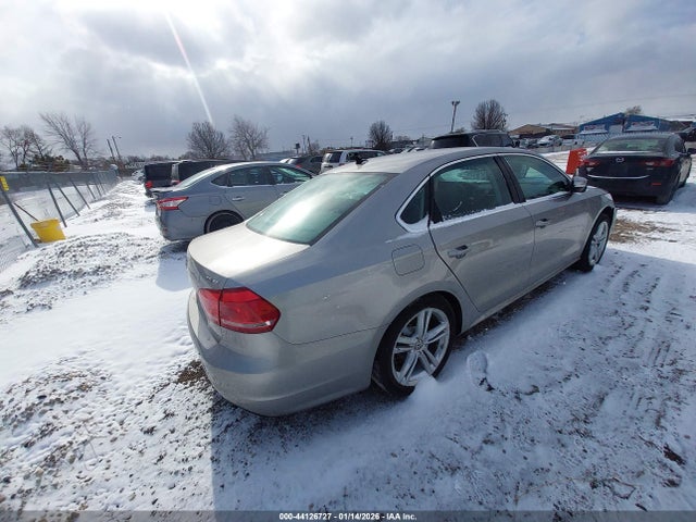 44126727 :رقم المزاد ، 1VWBS7A33EC084306 vin ، 2014 Volkswagen Passat 1.8t Se مزاد بيع