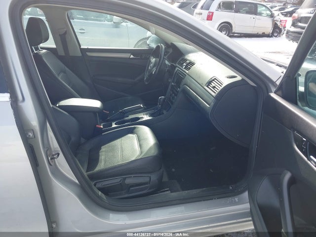 44126727 :رقم المزاد ، 1VWBS7A33EC084306 vin ، 2014 Volkswagen Passat 1.8t Se مزاد بيع