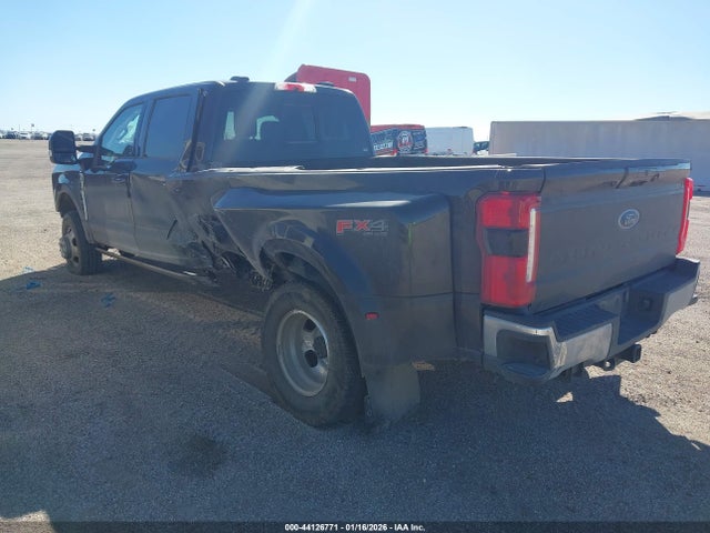 1FT8W3DT1REC81670 Ford F-350 Lariat