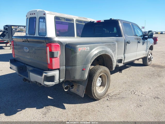 1FT8W3DT1REC81670 Ford F-350 Lariat