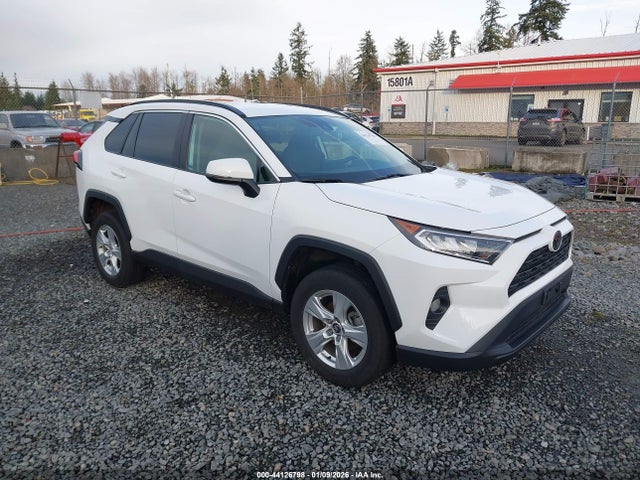 Toyota Rav4 Xle 2020 2T3P1RFVXLC081643 zdjęcie główne