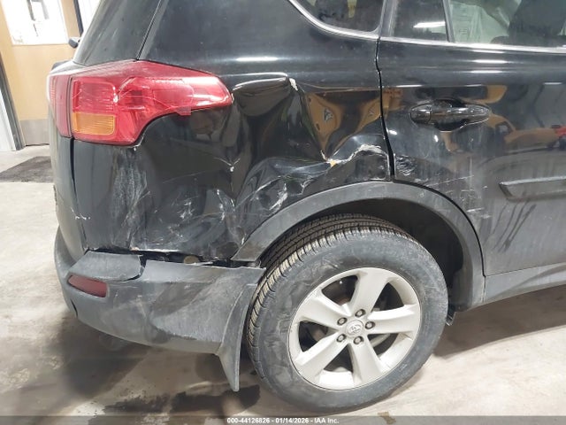 2T3RFREV2EW211895 Toyota Rav4 Xle