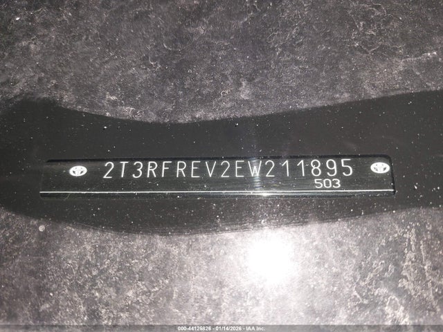 2T3RFREV2EW211895 Toyota Rav4 Xle