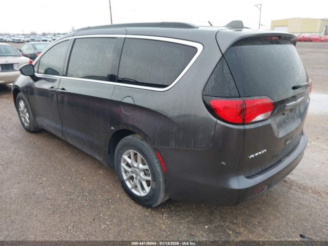 2020 CHRYSLER VOYAGER 2C4RC1DG2LR144686 Photo 2