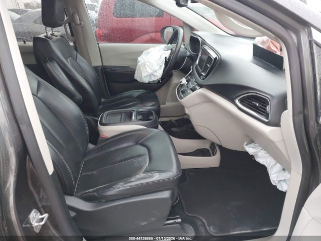 2020 CHRYSLER VOYAGER 2C4RC1DG2LR144686 Photo 4