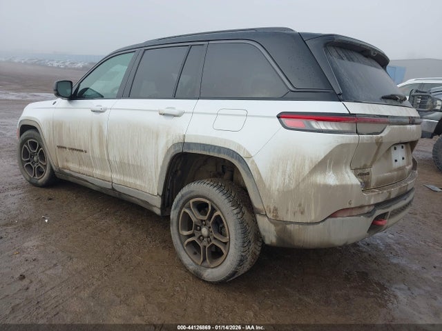 2022 JEEP GRAND CHEROKEE 1C4RJHCGXN8576182 Photo 2