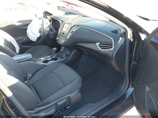 1G1ZD5ST8JF266227 Chevrolet MALIBU LT