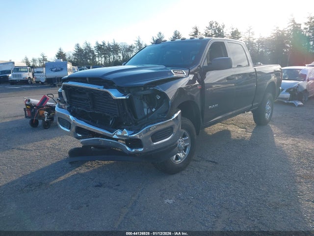 3C6UR5CJ4KG576589 RAM 2500 Tradesman 4x4 6&#039;4 Box