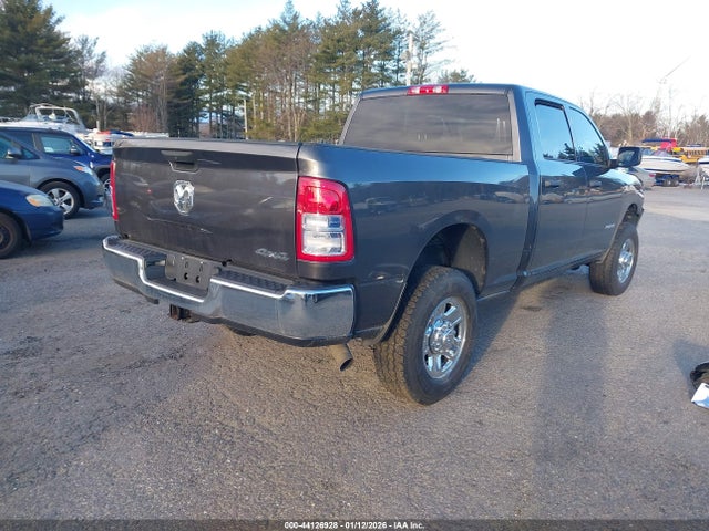 3C6UR5CJ4KG576589 RAM 2500 Tradesman 4x4 6&#039;4 Box