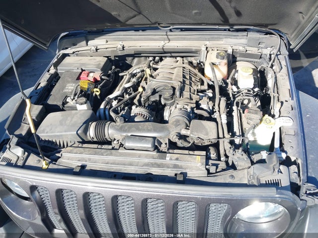1C4HJXDG1NW184627 Jeep Wrangler Unlimited Sport 4x4
