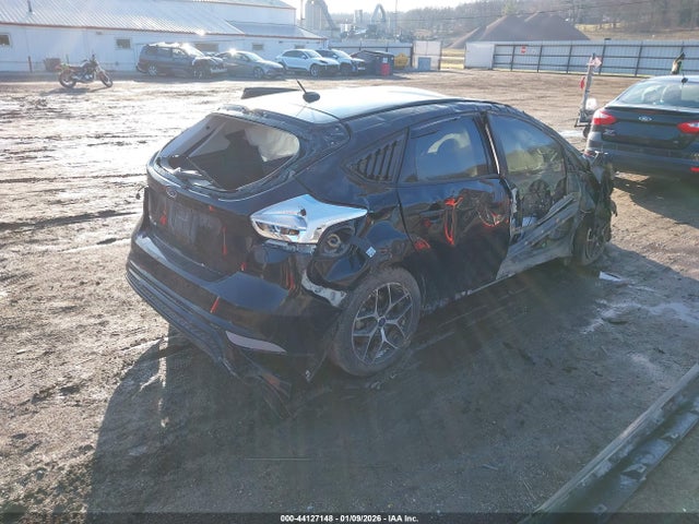 1FADP3K24GL328484 Ford FOCUS SE
