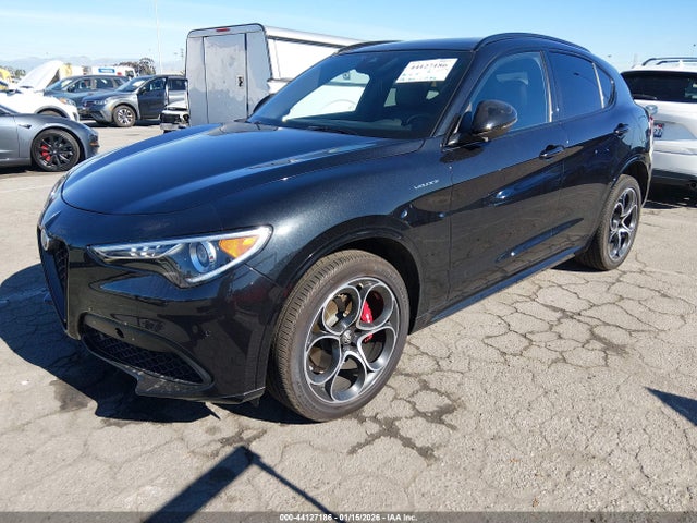 2023 ALFA ROMEO STELVIO ZASPAKBN1P7D63609 Photo 1