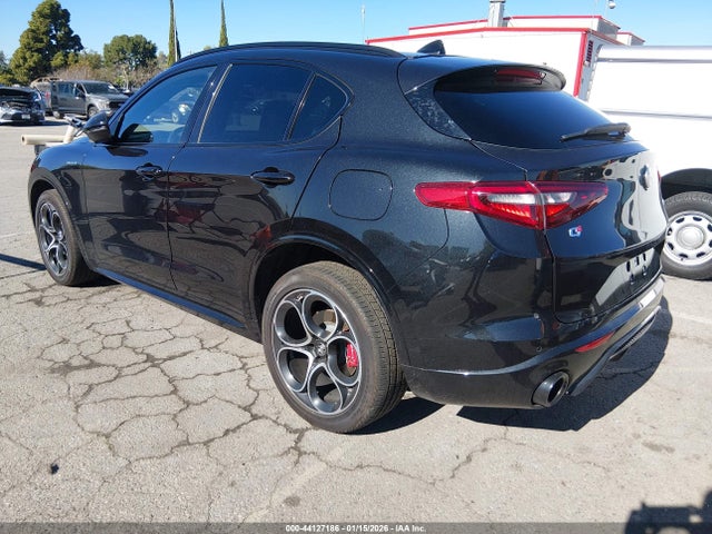 2023 ALFA ROMEO STELVIO ZASPAKBN1P7D63609 Photo 2