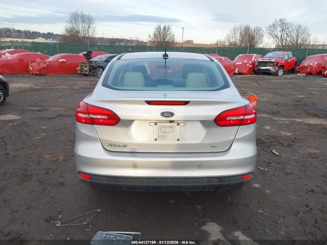 1FADP3F23FL372274 Ford FOCUS SE